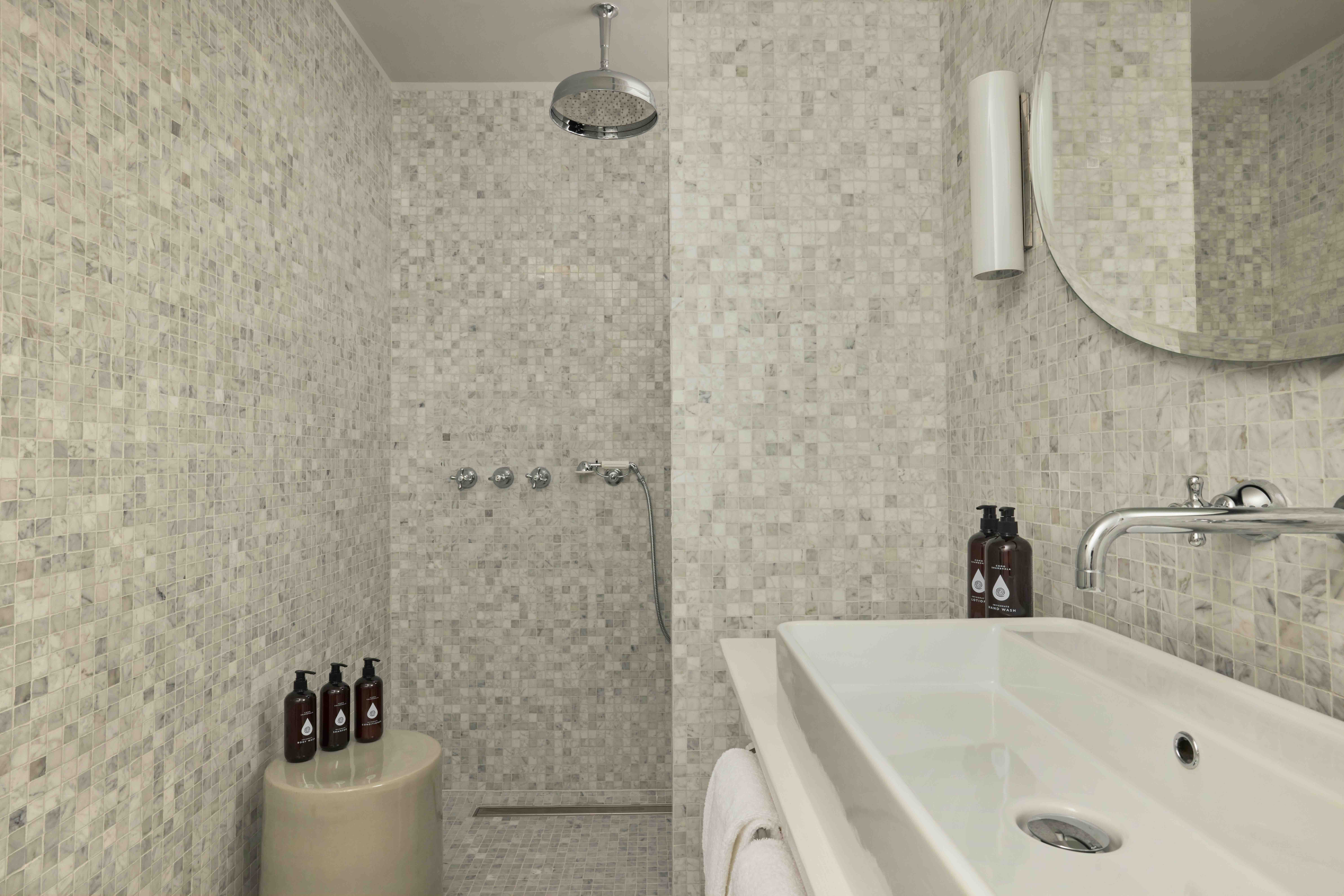 Bathroom, image courtesy of COMO Cordeillan-Bages