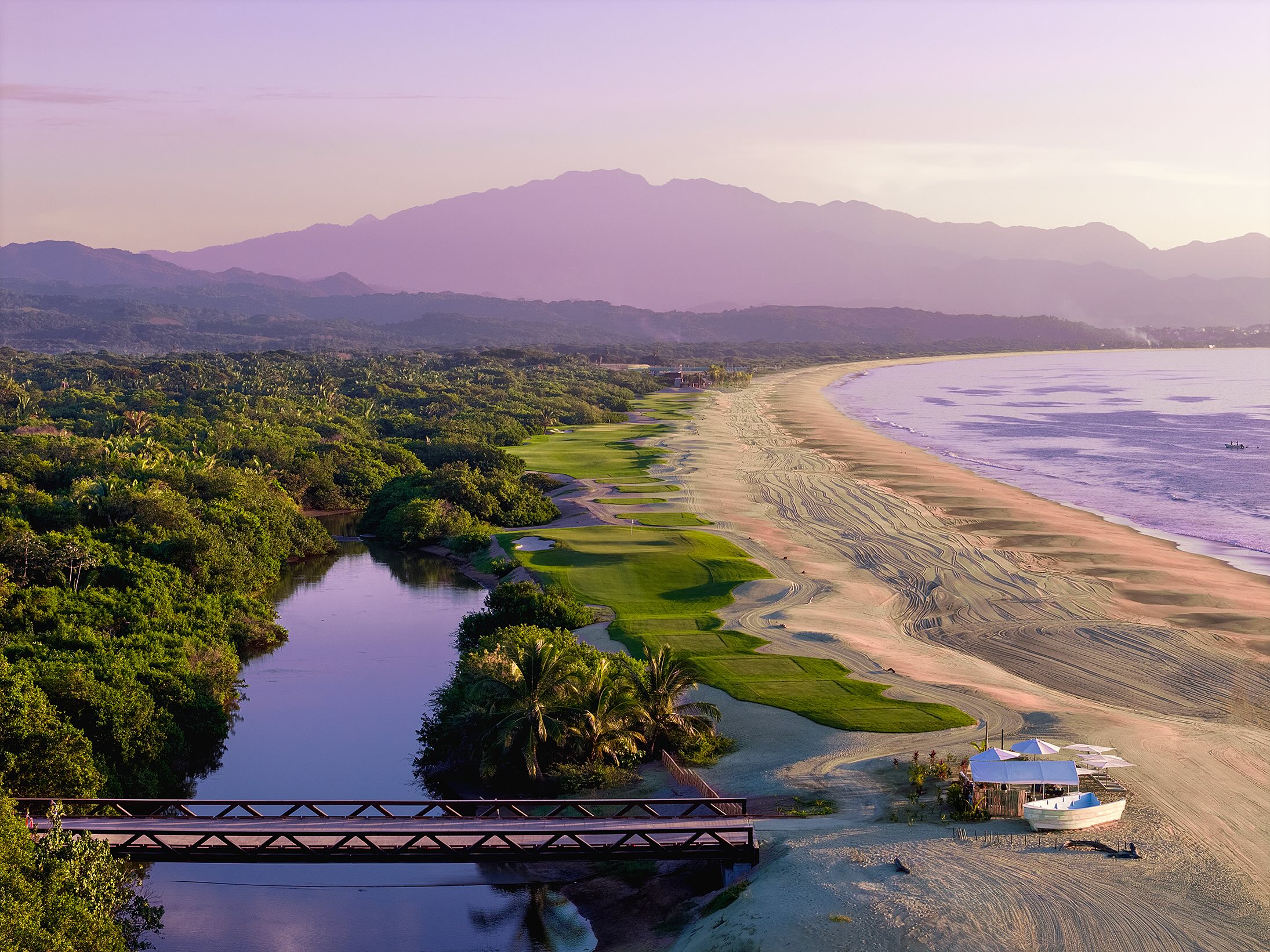 Nauka14_DJI_20251106185139_0386_NoTracks_Less-PinkSand-.jpeg