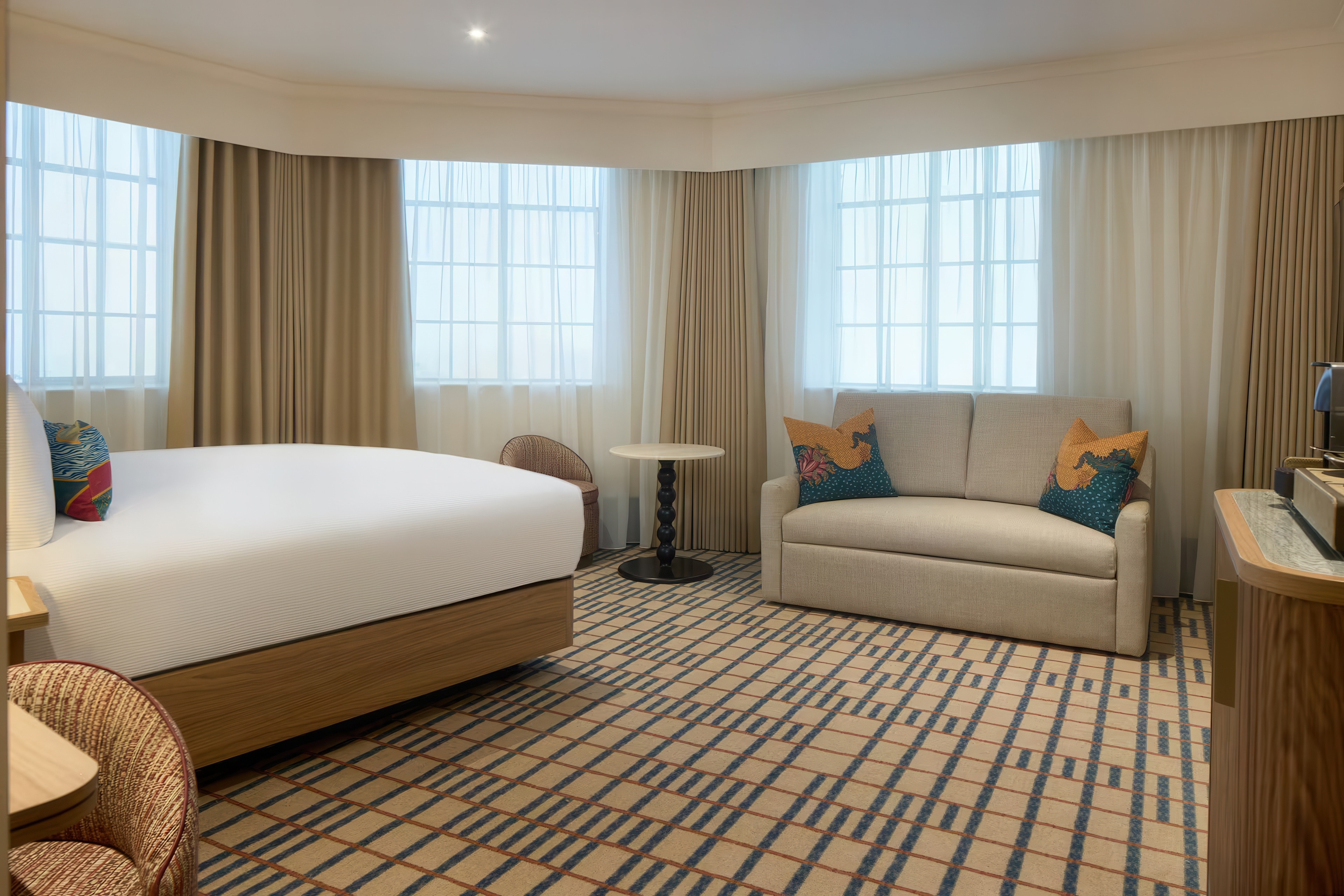 Junior King Suite, image courtesy of The Derby London City