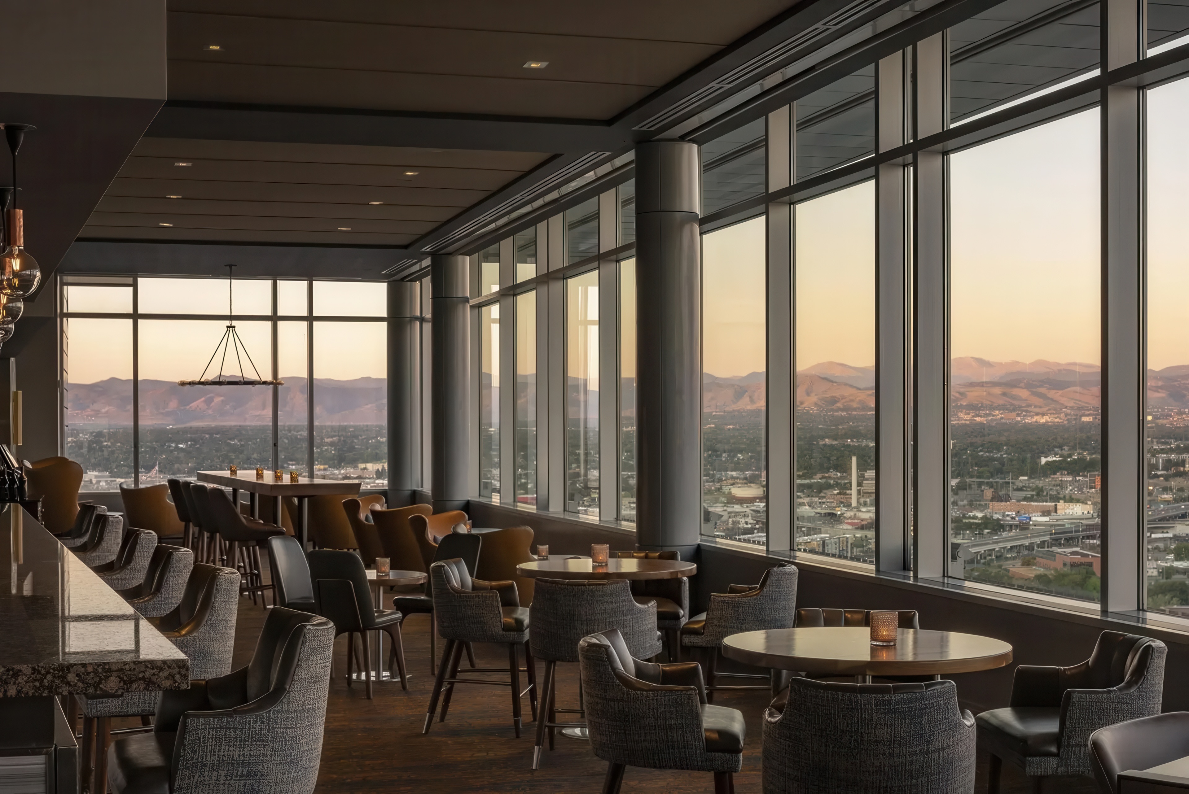 Peaks Lounge, image courtesy of Hyatt Regency Denver