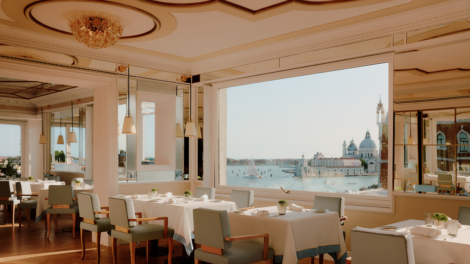 image of Terrazza Danieli, dining venue, courtesy of Four Seasons